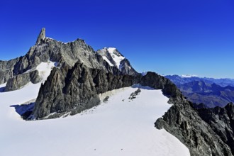View of the Glacier du Géant from the Télécabine Panorama Railway, behind the Dente del Gigante,