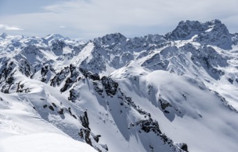 View of mountain panorama, mountain landscape in winter, Albula Alps, Rhaetian Alps, Graubünden,