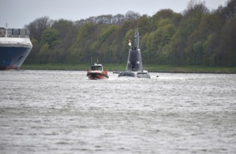 Warship, submarine, submarine TKMS Submarine 01 sails in the Kiel Canal, Schleswig-Holstein,