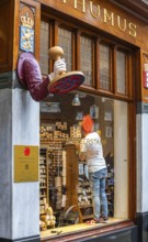 The Posthumus Shop, stationery boutique, shop façade with decorative stamp motifs, St. Luciensteeg,