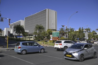Street scene on the corner of Sam Nujoma Drive/Independence Avenue, in the background the city