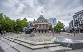 Laeiszhalle concert hall on Johannes-Brahms-Platz with sculpture Homage to Brahms, Hamburg, Germany