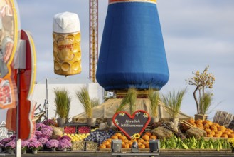 Fruit column with ripe crops. The 178th Cannstatter Volksfest on the Wasen attracted 4.2 million
