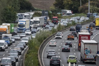 Traffic jam on the A3 motorway between the Hilden junction and the Mettmann junction, view to the
