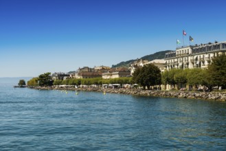 Panorama, lakeside town, Vevey, Lake Geneva, Lac Léman, Canton of Vaud, Switzerland
