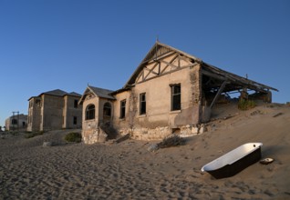Bathtub in the sand in front of the teacher's house, blue hour, Kolmanskop, near Lüderitz, Karas