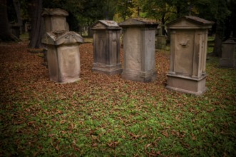 Gravestones, grave, graves, Hoppenlauf cemetery, oldest preserved cemetery in Stuttgart, autumn