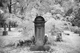 Gravestone, grave, graves, black and white, infrared image, Hoppenlauf cemetery, oldest preserved