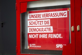 Poster of the SPD in Ludwigshafen with the text UNSERE VERFASSUNG SCHÜTZT DIE DEMOKRATIE. NOT YOUR