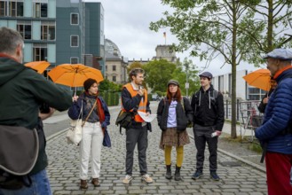 Henning Jeschke talks about the revolution of the new generation: just as children play cops and