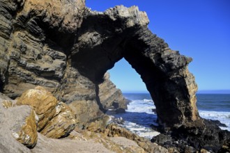 Arch rock, 55 metre high limestone arch, restricted diamond area, near Lüderitz, Karas region,