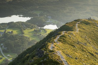 Cairn, Rørsethornet stone staircase, with 3292 steps one of the longest continuous stone staircases