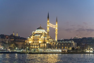 The New Mosque Yeni Cami at dusk, Eminönü, Istanbul, Turkey