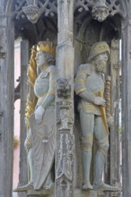 Two medieval figures on the gothic market fountain Fürst, detail, market square, Rottenburg am