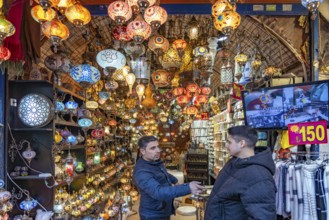 Colourful lights at the Egyptian Bazaar Misir Çarsisi or Spice Bazaar in Eminönü, Istanbul, Turkey