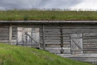 Scheune mit Grasdach, historischer Bauernhof und Pilgerunterkunft Budsjord, Dovre, Pilgerweg