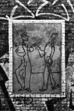 Das Wandbild mit dem Titel Weltbaum 2, Werden, Sein, Vergehen von Ben Wagin am S-Bahnhof