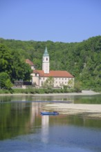 Blick vom Schiff zum Kloster Weltenburg, Kelheim, Bayern, Deutschland