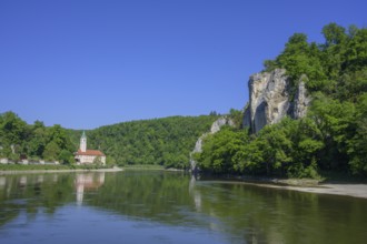 Blick vom Schiff zum Kloster Weltenburg, Kelheim, Bayern, Deutschland