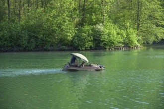Amphibienfahrzeug auf der Altmühl, Essing, Bayern, Deutschland