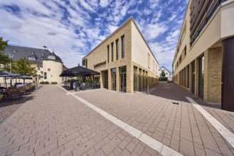 Stadtbücherei, Kókkos Café und Meze, Außenbereich, Geschäftsgebäude, moderne Architektur,