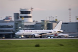 Eurowings Airbus, beim Start auf dem Flughaben Düsseldorf, DUS, Nordrhein-Westfalen, Deutschland