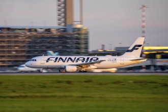 Finnair Airbus A320, beim Start auf dem Flughaben Düsseldorf, DUS, Nordrhein-Westfalen, Deutschland