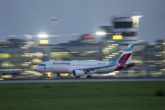 Eurowings Airbus A320, beim Start auf dem Flughaben Düsseldorf, DUS, Nordrhein-Westfalen,