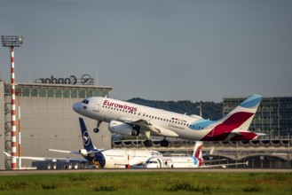 Eurowings Airbus A319 beim Start auf dem Flughaben Düsseldorf, DUS, Nordrhein-Westfalen,