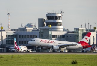 Austrian Airbus A320 lands at Düsseldorf Airport, North Rhine-Westphalia, Germany