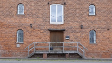 View of the façade of an old brick building, Asendorf, Diepholz district, Lower Saxony, Germany