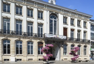 The Tinnen Schotel, Tin Dish, cultural department and academy for music, speech and dance in the