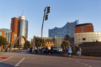 Crossroads with traffic lights, approach, Hanseatic Trade Centre, Niederbaumbrücke,