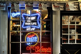 Illuminated advertising for a liquor store, Allamuchy, New Jersey, USA