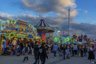 Visitors on the festival meadow, Theresienwiese, Oktoberfest, Munich, Upper Bavaria, Bavaria,