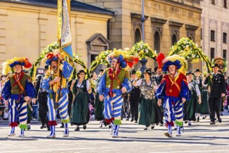 Flag bearer of the royal privileged main shooting society 1406 Munich, traditional traditional