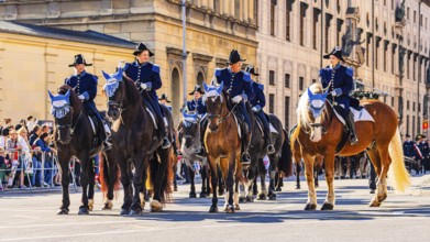 Chiemgauer Jagdreiter Münchner Bürgerwehr, Trachten- und Schützenzug, Oktoberfest, Munich, Upper