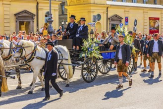 Festive carriage of the Bavarian Prime Minister Dr Markus Söder with his woman Karin