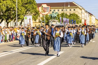 St Michael's Wind Orchestra from Munich-Perlach, traditional traditional costume and rifle parade,