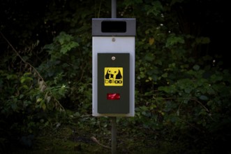 Belloo, belloo-combi-luca, logo, on dispenser for dog excrement bags, bag, bag dispenser for dog