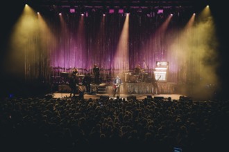 Ben Schneider, singer of Lord Huron live at the Tempodrom Berlin on 08.09.2025