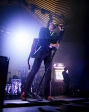 Ben Schneider, singer of Lord Huron live at the Tempodrom Berlin on 08.09.2025