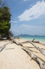 White sandy beach, Sunrise Beach, Koh Kradan, Hat Chao Mai National Park, Trang Province, Southern