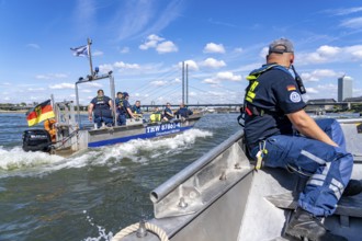 THW multi-purpose boats during a training trip on the Rhine, near Düsseldorf, of the Water Hazards