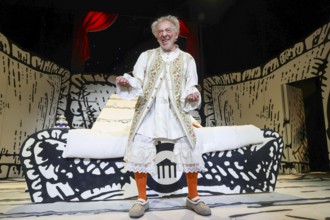 Dieter Hallervorden at the premiere of the play 'Der eingebildet Kranke' and Dieter Hallervorden's