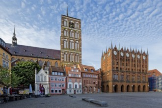St. Nikolai Church, first mentioned in 1276, 102 metres high, front left, white, entrance