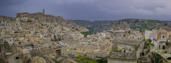 Cave settlement, cave dwellings, houses, Sassi, Matera, Unesco World Heritage Site, Basilicata,