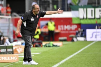 Coach Frank Schmidt 1. FC Heidenheim 1846 FCH Gesture Gesture on the sidelines Voith-Arena,