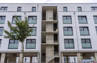 Shell construction, shortly in front of completion of a residential building, new Graf Bismarck