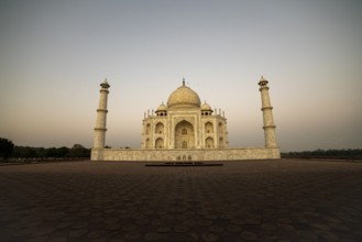Taj Mahal at dawn, Tajganj, Agra, Uttar Pradesh, India